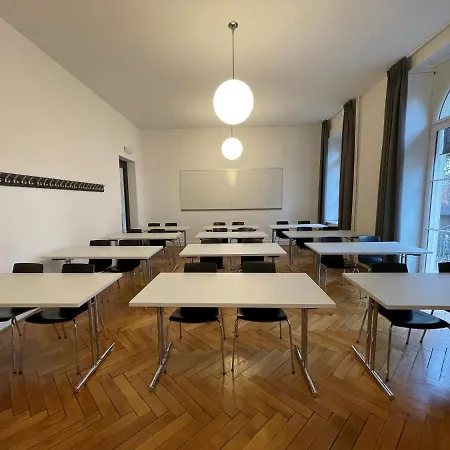 Geneva Hostel Hostel *